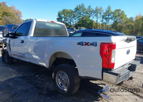 2017 Ford F-250 Xl z USA, uszkodzony, nr VIN 1FTBF2B60HEC35520